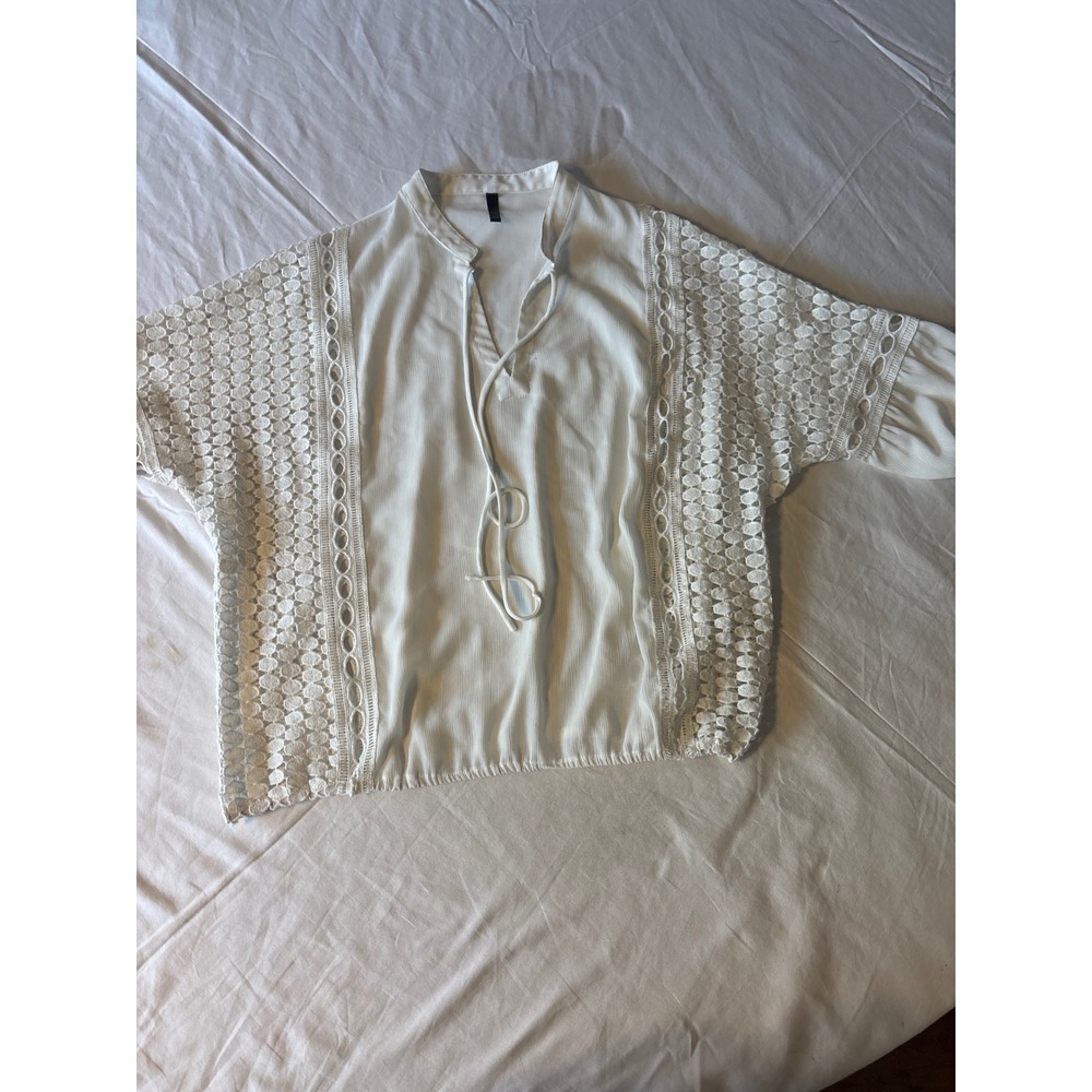 WTWY Blouse Womens Medium White Excellent Crochet Lace Tie Neck Boho Top